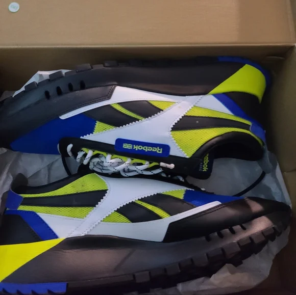 Men's Reebok - Picture 2 of 5